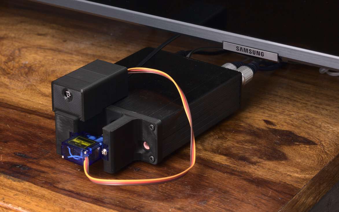 The servo wire is *definitely* left hanging out for the aesthetic, not because I couldn't be bothered to do something with it. The finished thing in context, sitting below the TV.
